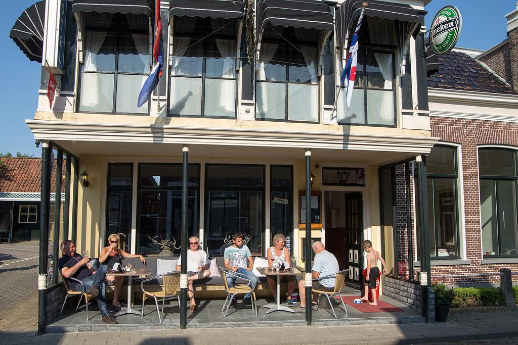 陆瓦尔登 De Gouden Klok酒店 外观 照片